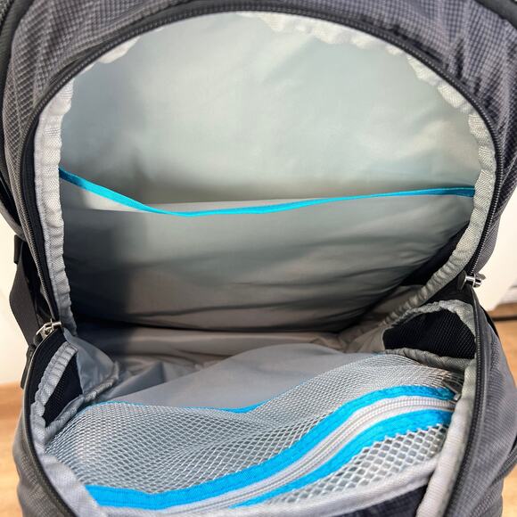 Thule EnRoute Escort 2 Daypack Black 27-liter Backpack - Picture 7 of 11